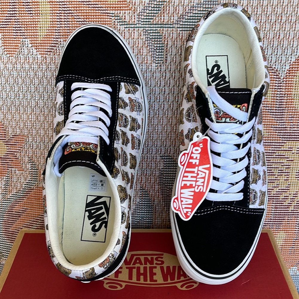 Vans Men’s Old Skool
Jaguar Black
VN0A5JMIBLK
sneakers - Picture 13 of 16
